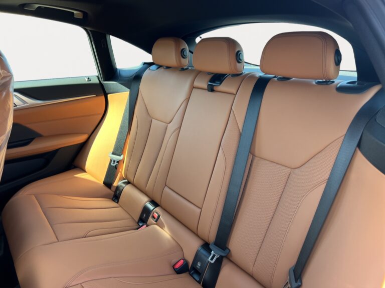 430I GC BLACK INT III